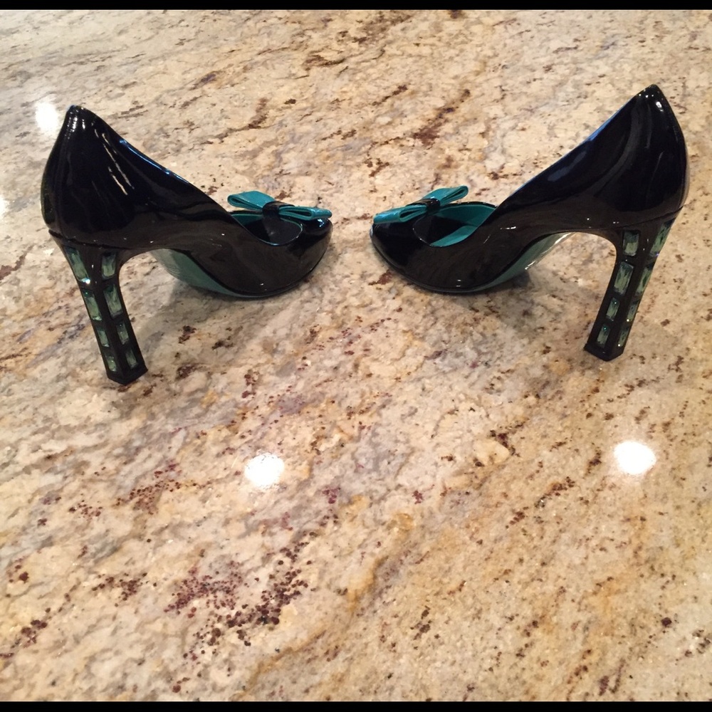 Sebastian Milano Patent leather Crystal StylePumps